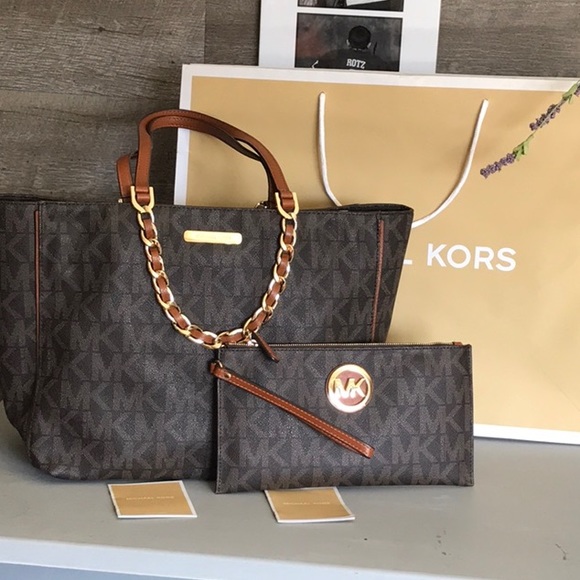 Michael Kors Handbags - Authentic Michael Kors bag ONLY